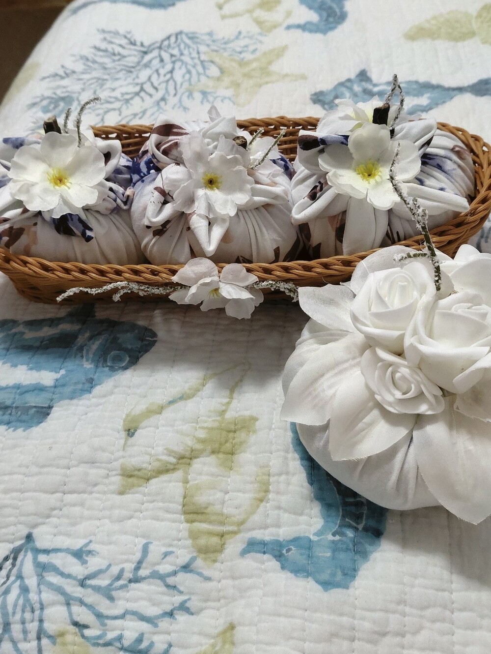 Pumpkin basket  13" with 3 pumpkins and one large one plus free gift